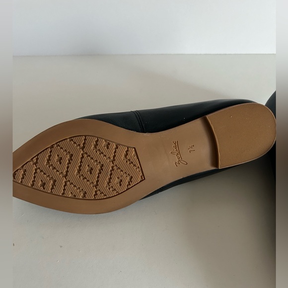 WOMEN'S ZODIAC HILL FLATS PRACTICALLY NEW - Picture 3 of 6